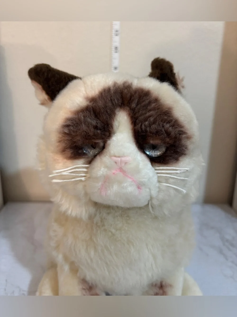 Gund Plush Grumpy Cat - Cream and Brown *EUC 10” sitting kitty Grey Eyes